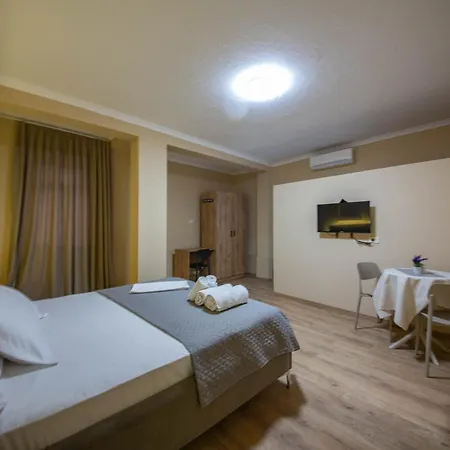 Aparthotel Erik 3*